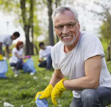11 Meaningful Ways Seniors Can Volunteer in 2024