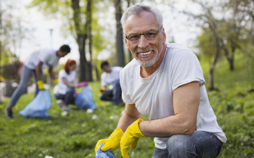 11 Meaningful Ways Seniors Can Volunteer in 2024