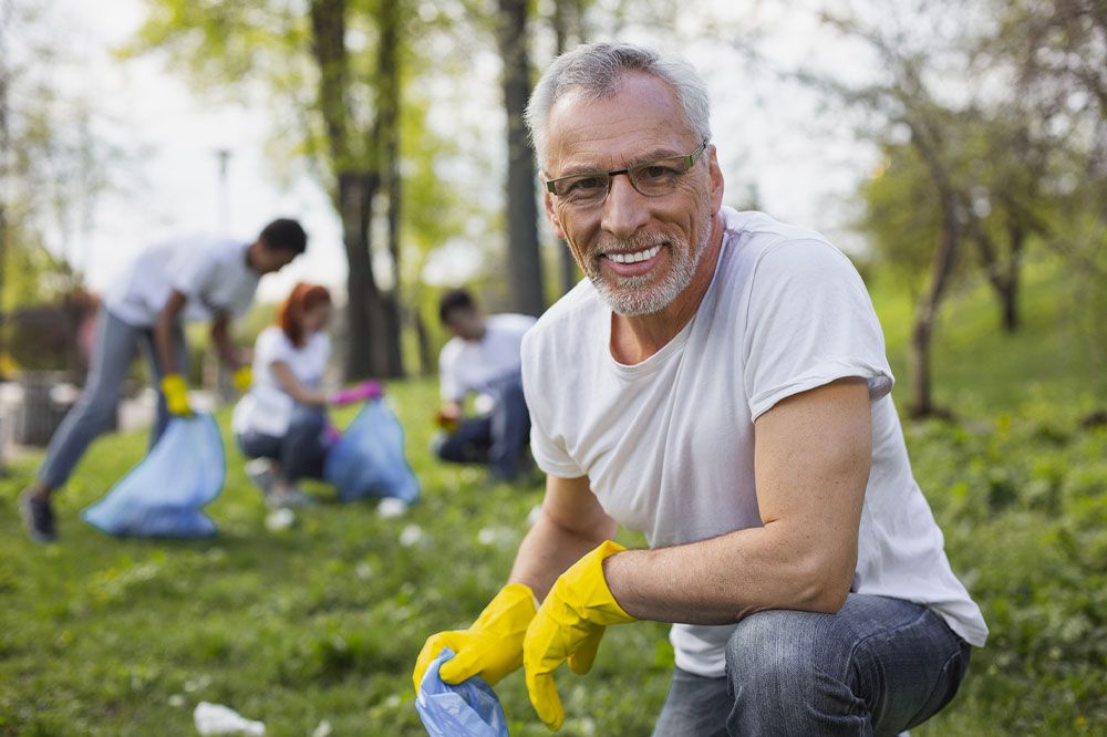 11 Meaningful Ways Seniors Can Volunteer in 2024