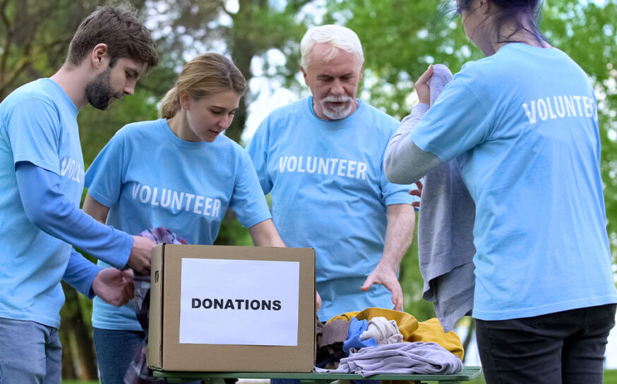 17 Best Volunteer Activities For Retired Seniors in 2026