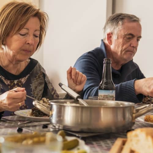 Set mealtime routines