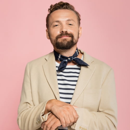 Textured all-over hairstyle for a French beard