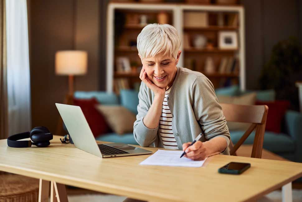 Benefits of Short Hair for Older Women