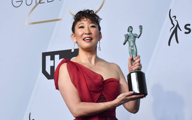 Michelle Yeoh with Oscar award