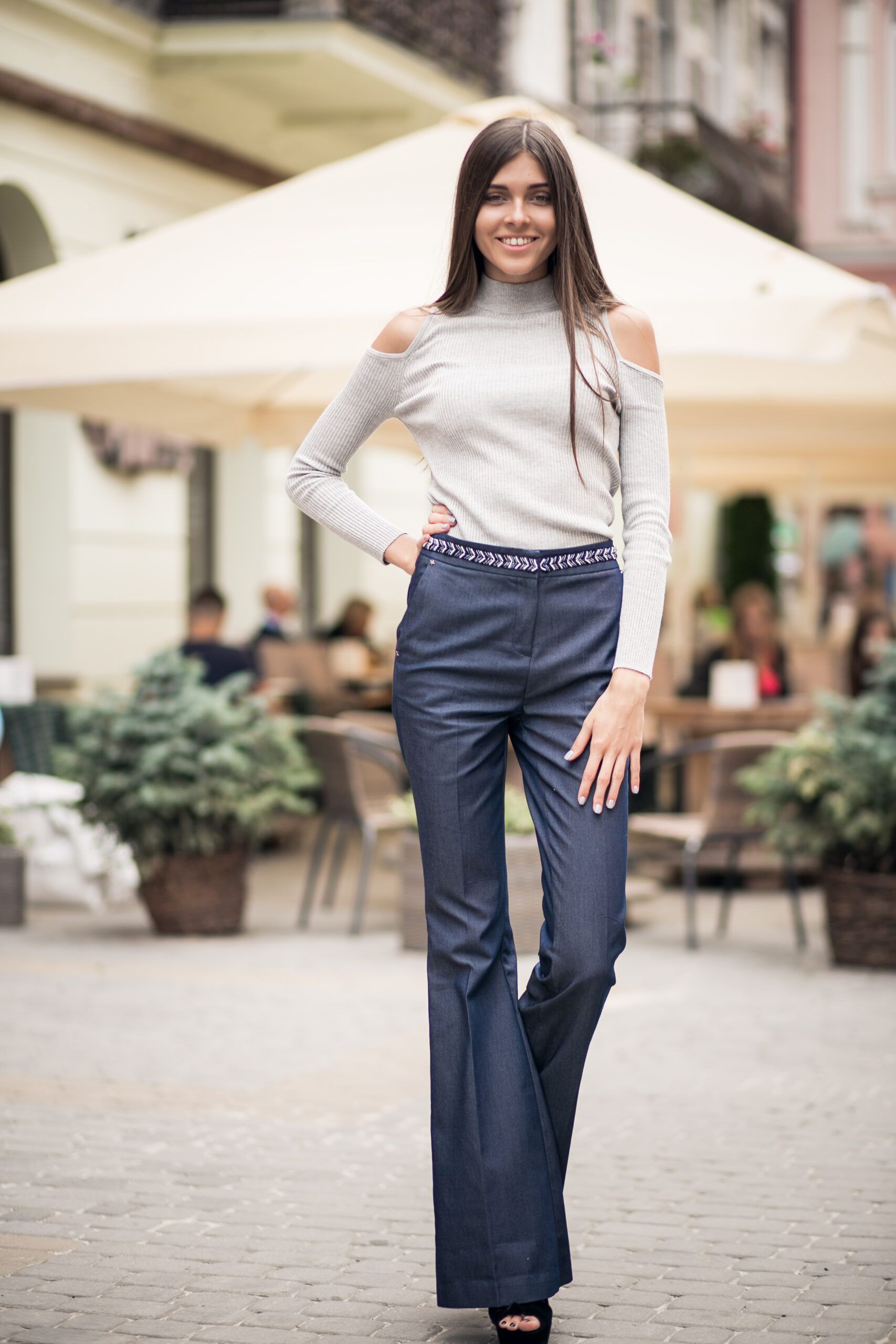 Wide Leg Jeans for a Contemporary Style