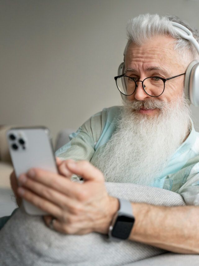 10 Simple Settings to Make Phones Easier for Seniors and Elderly Users