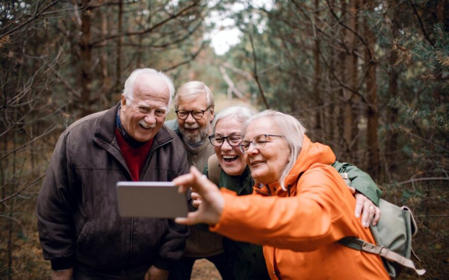Best Ways to Socialize on a Group Tour