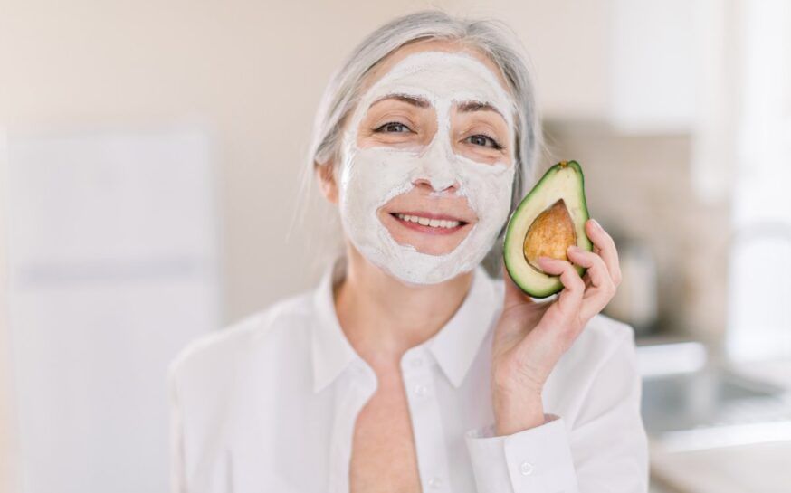 6 DIY Avocado Masks to Hydrate Dry Skin