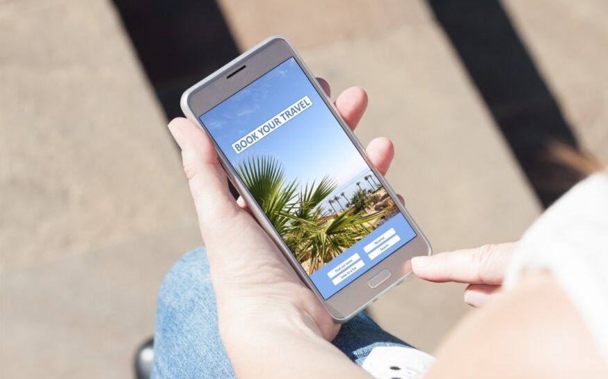 8 Must-Have Travel Apps for Seniors