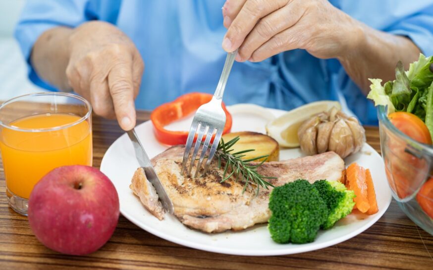 Foods to Eat and Avoid for Healthy Aging