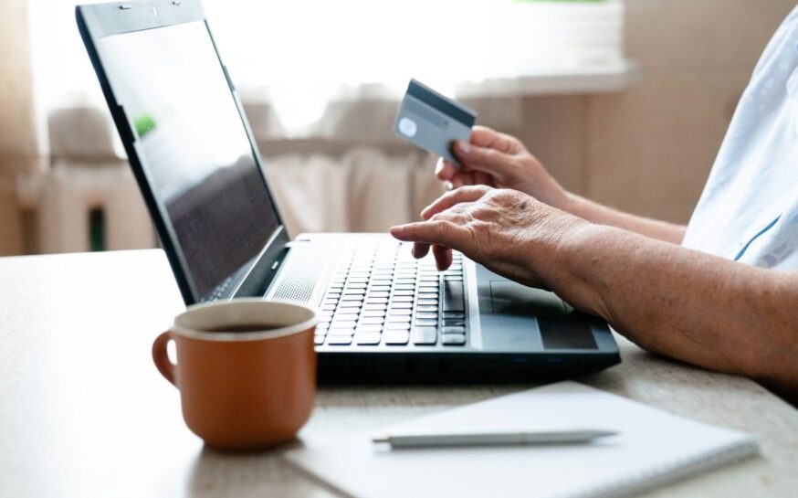 Safe Online Shopping for Seniors – Red Flags to Check Before You Pay