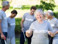 Paid Volunteering Opportunities for Seniors – What to Look For