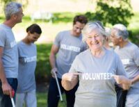 Paid Volunteering Opportunities for Seniors – What to Look For