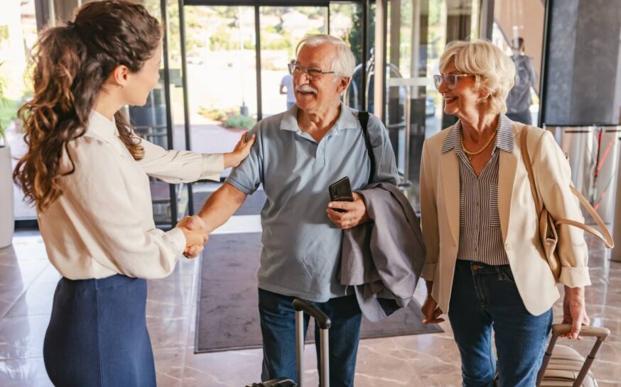 How to Choose Senior-Friendly Hotels During the Holiday Season